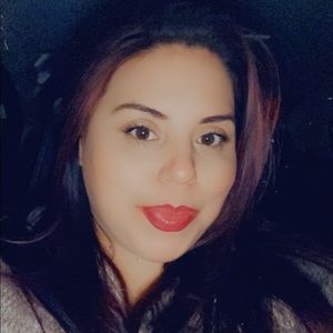 Meet your Posher, Mercedes